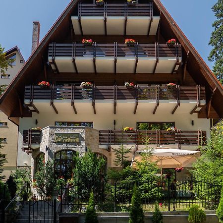 Opus Villa シナヤ エクステリア 写真 The house of the writer in the village of Vrana