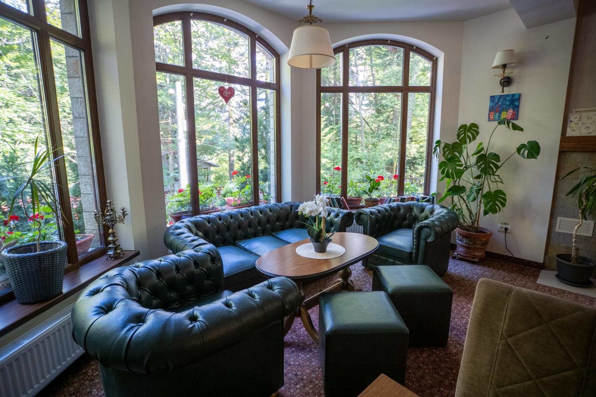 Opus Villa シナヤ エクステリア 写真 Interior of the hotel